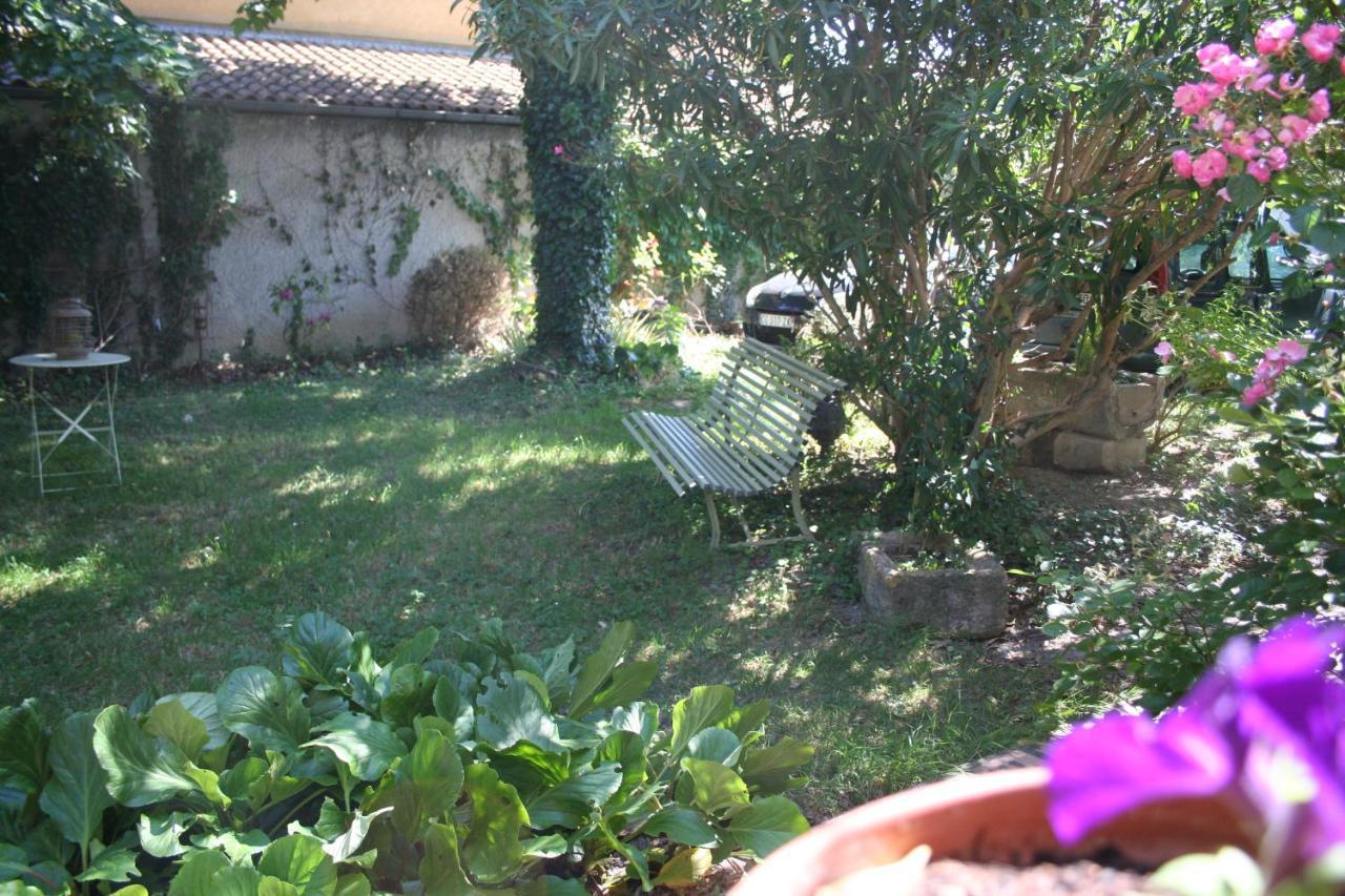 Le Mas Des Dames Appartement Avignon Exterior foto